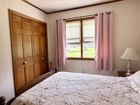 Bedroom - 1543 Loebrich, Gladwin, MI 48624 photo 10 of 12
