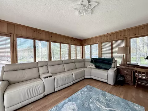 Living - 1543 Loebrich, Gladwin, MI 48624 photo 7 of 12
