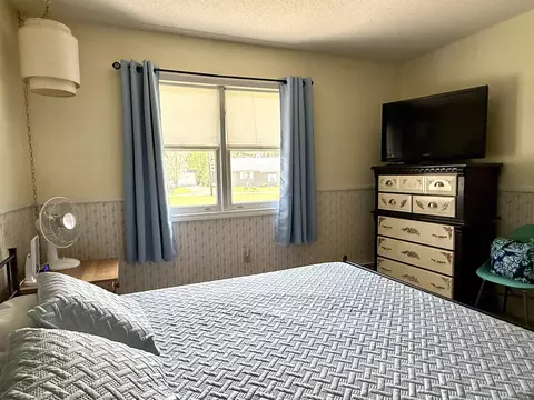 Bedroom - 1543 Loebrich, Gladwin, MI 48624 photo 6 of 12