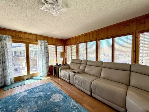 Living - 1543 Loebrich, Gladwin, MI 48624 photo 6 of 12