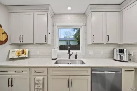Kitchen - 608 Budlong, Adrian, MI 49221 photo 4 of 9