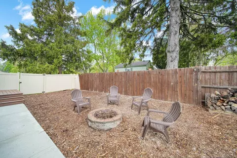 Exterior - 608 Budlong, Adrian, MI 49221 photo 16 of 27