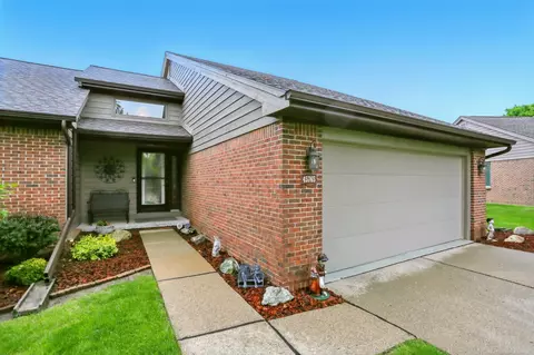 45765 Meadows Cir W, Macomb, MI 48044