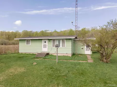 723 Old Beechwood, Iron River, MI 49935