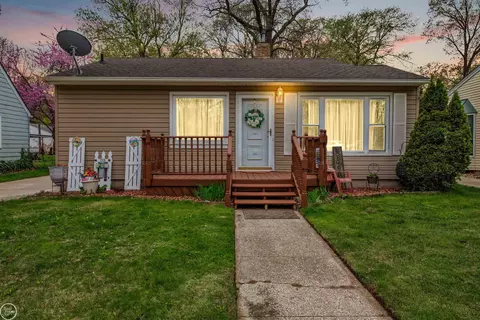3313 Pine Grv, Port Huron, MI 48060