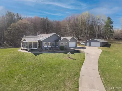 148 Fassbender, Marquette, MI 49855