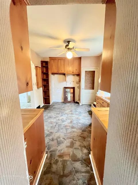 Kitchen - 11478 E Carpenter, Davison, MI 48423 photo 3 of 3