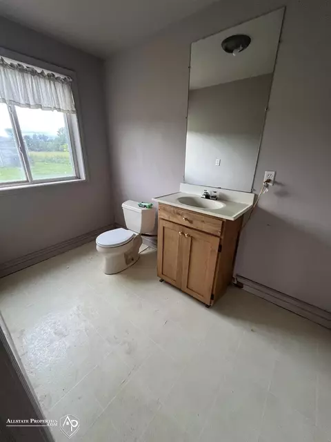 Bath - 11478 E Carpenter, Davison, MI 48423 photo 4 of 4