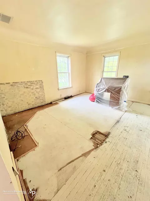 Bedroom - 11478 E Carpenter, Davison, MI 48423 photo 1 of 8