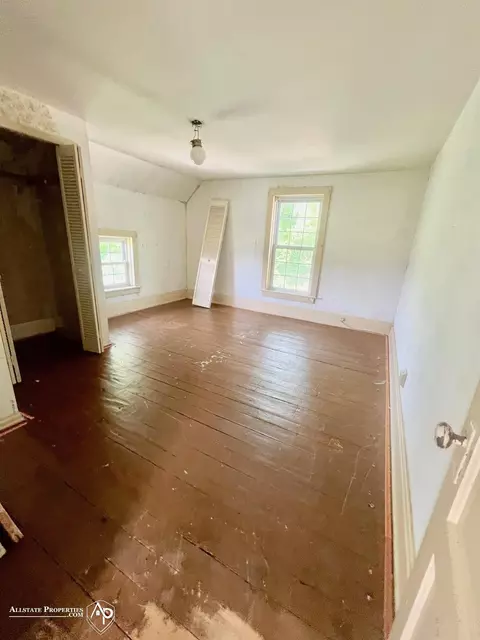 Bedroom - 11478 E Carpenter, Davison, MI 48423 photo 6 of 8