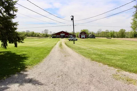 Exterior - 11478 E Carpenter, Davison, MI 48423 photo 5 of 15