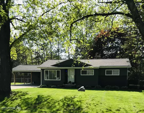 1439 Schafer, Burton, MI 48509
