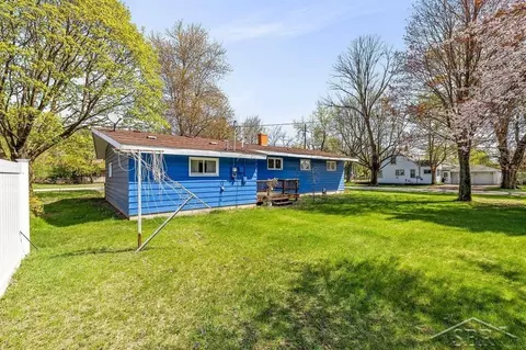 Exterior - 301 W Fourth, Gladwin, MI 48624 photo 2 of 3