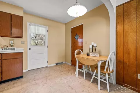 Dining - 301 W Fourth, Gladwin, MI 48624 photo 1 of 1