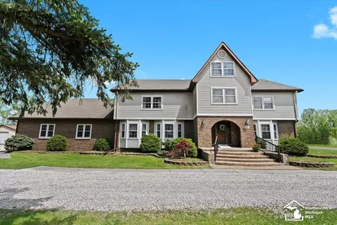 19601 Wahrman, New Boston, MI 48164