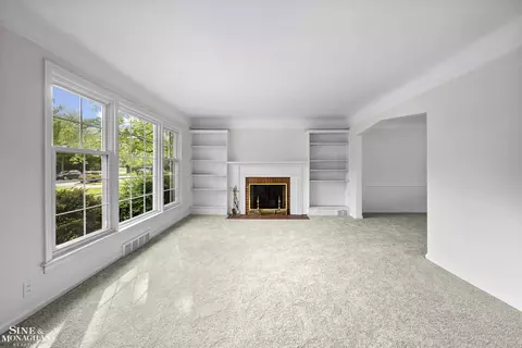 419 Moross, Grosse Pointe Farms, MI 48236 photo 3