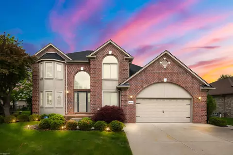 48301 Park Pl, Macomb, MI 48044