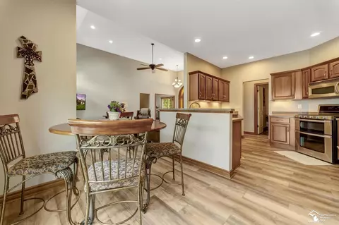 Dining - 243 Eagle, Monroe, MI 48162 photo 2 of 4