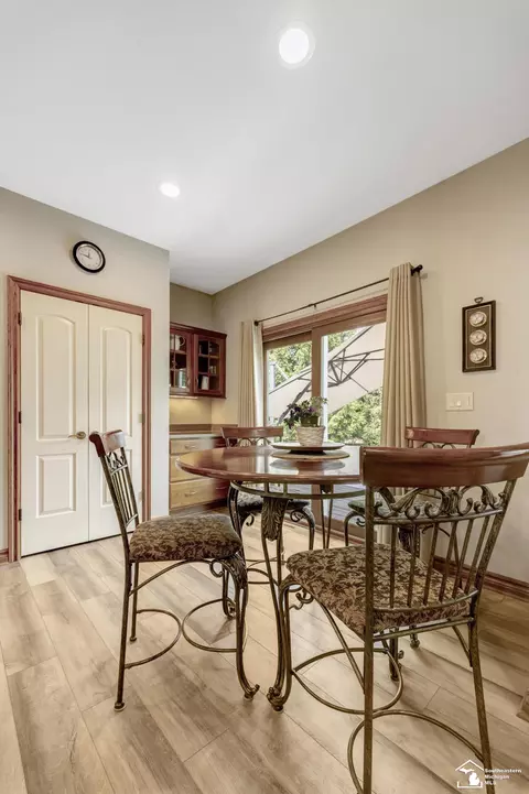 Dining - 243 Eagle, Monroe, MI 48162 photo 1 of 4