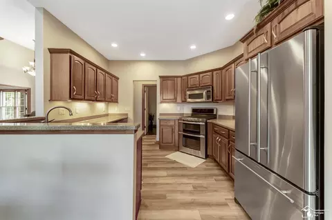 Kitchen - 243 Eagle, Monroe, MI 48162 photo 4 of 7