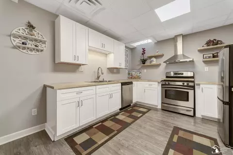 Kitchen - 243 Eagle, Monroe, MI 48162 photo 7 of 7