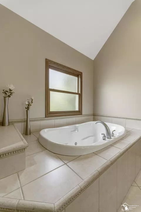 Bath - 243 Eagle, Monroe, MI 48162 photo 6 of 13