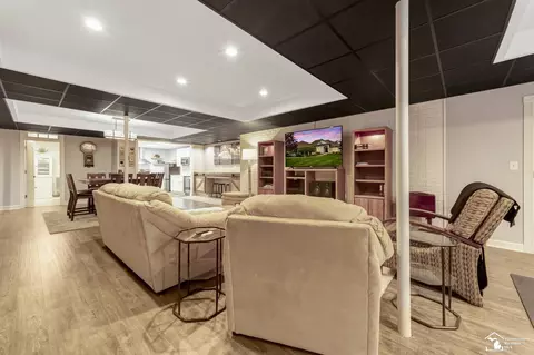 Living - 243 Eagle, Monroe, MI 48162 photo 5 of 5