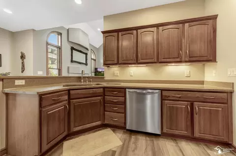 Kitchen - 243 Eagle, Monroe, MI 48162 photo 2 of 7