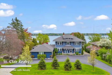 924 N Riverside, Saint Clair, MI 48079