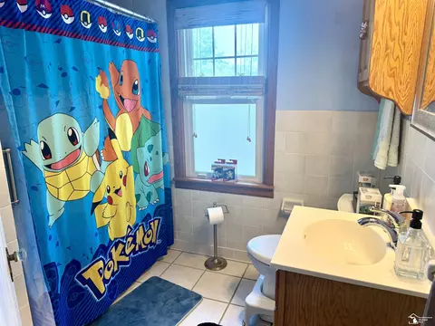 Bath - 47 E Lorain, Monroe, MI 48162 photo 1 of 2