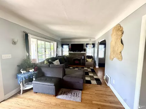 Living - 47 E Lorain, Monroe, MI 48162 photo 3 of 5