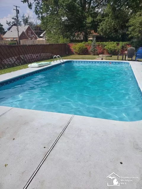 Exterior - 47 E Lorain, Monroe, MI 48162 photo 6 of 6