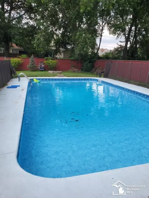 Exterior - 47 E Lorain, Monroe, MI 48162 photo 5 of 6