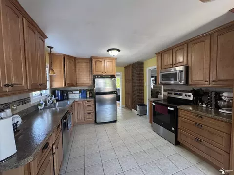 Kitchen - 47 E Lorain, Monroe, MI 48162 photo 2 of 2