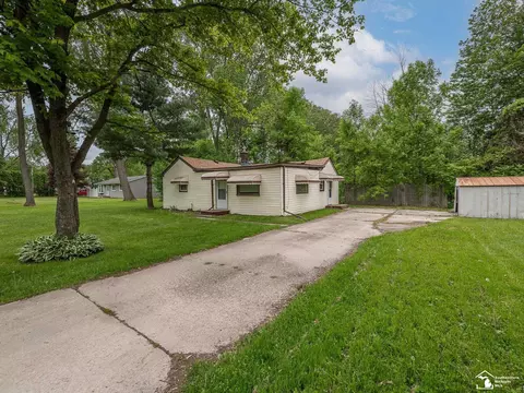 19106 Sylvia, Romulus, MI 48174