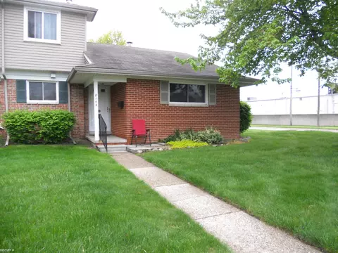 8102 Busko, Warren, MI 48093
