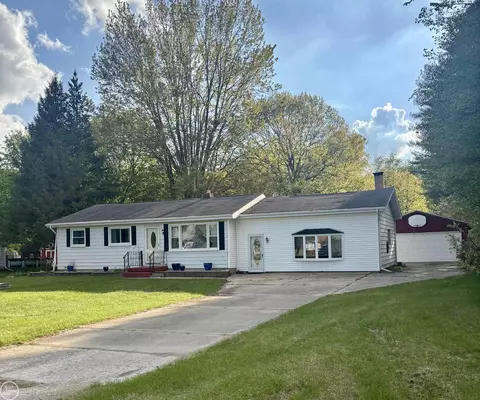 3325 N Range, Port Huron, MI 48060