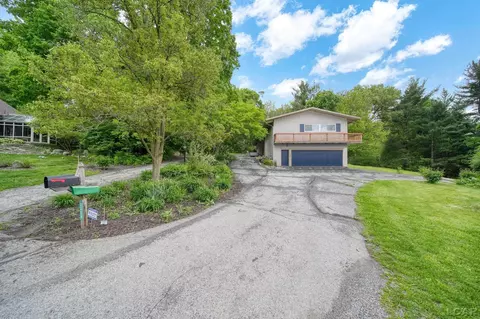 3224 Thornhill, Adrian, MI 49221