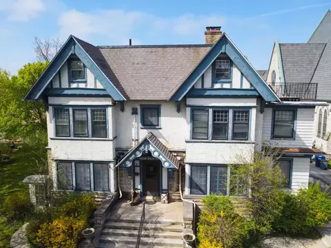 909 Center, Bay City, MI 48708