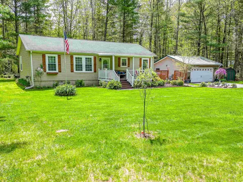 Exterior - 3436 Lakeshore, Gladwin, MI 48624 photo 2 of 30