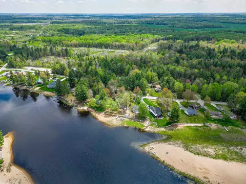 View/Area - 3436 Lakeshore, Gladwin, MI 48624 photo 3 of 17