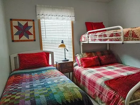 Bedroom - 3436 Lakeshore, Gladwin, MI 48624 photo 4 of 5