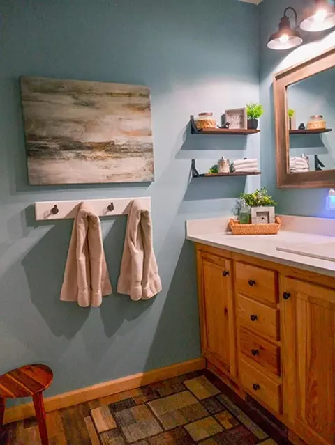 Bath - 3436 Lakeshore, Gladwin, MI 48624 photo 5 of 5
