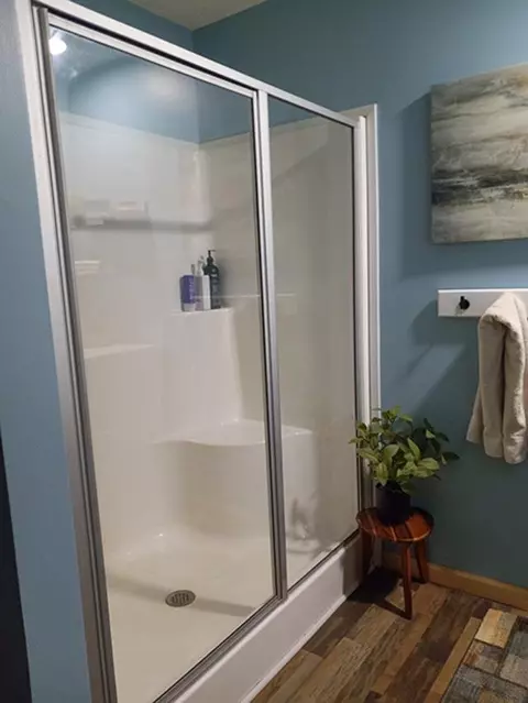 Bath - 3436 Lakeshore, Gladwin, MI 48624 photo 4 of 5