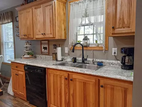 Kitchen - 3436 Lakeshore, Gladwin, MI 48624 photo 2 of 2