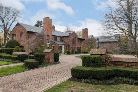 379 Lakeland, Grosse Pointe, MI 48230