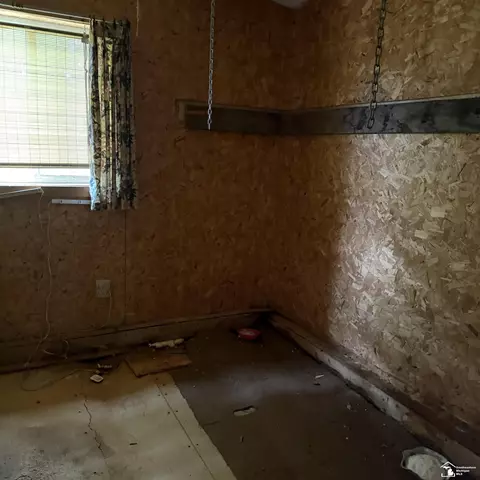Bedroom - 546 N M-30, Gladwin, MI 48624 photo 2 of 7