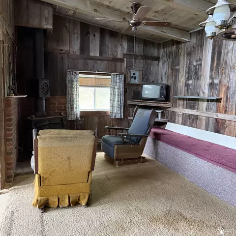 Living - 546 N M-30, Gladwin, MI 48624 photo 4 of 4