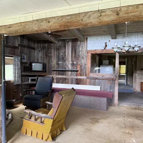 Living - 546 N M-30, Gladwin, MI 48624 photo 2 of 4