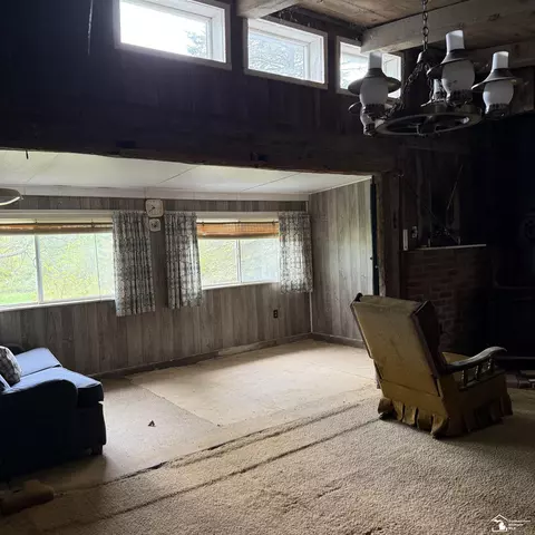 Living - 546 N M-30, Gladwin, MI 48624 photo 3 of 4